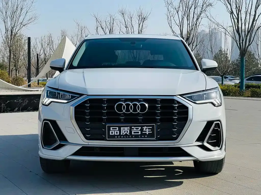 Audi Q3 — фото 10