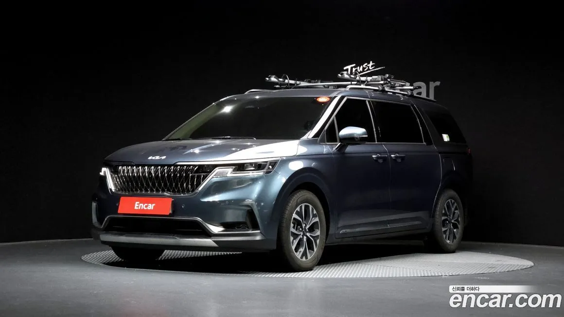 Kia Carnival — фото 1