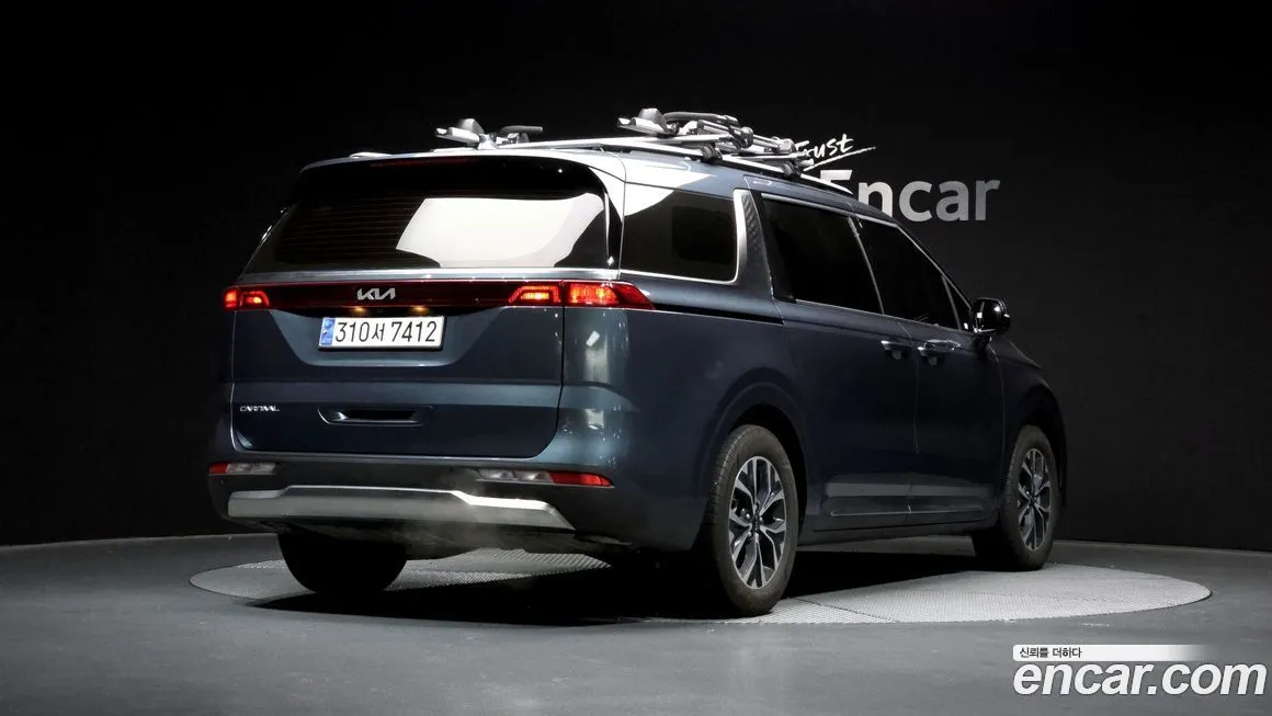 Kia Carnival — фото 6