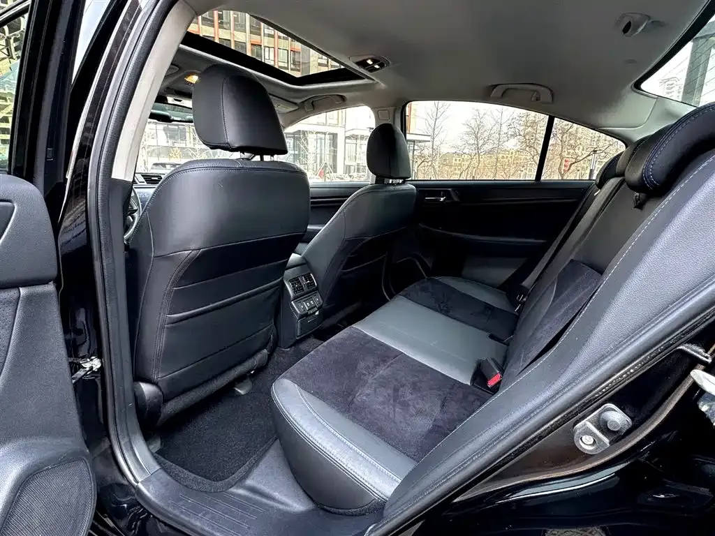 Subaru Legacy 2021 из CN, фото 10