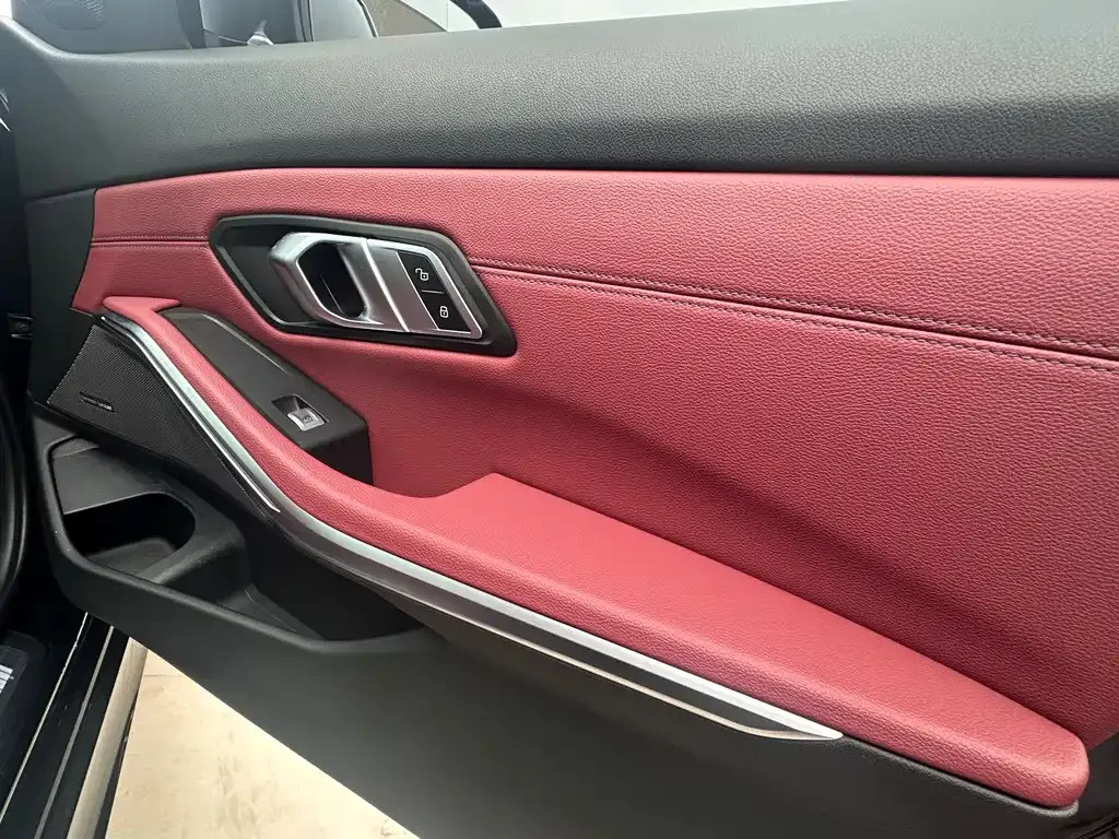 BMW 3 Series 2023 из CN, фото 10