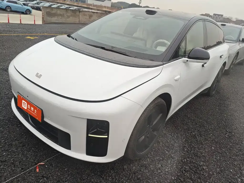 Li Auto i6 — фото 1