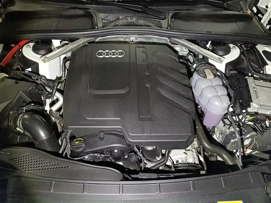 Audi A4L 2024 из CN, фото 9