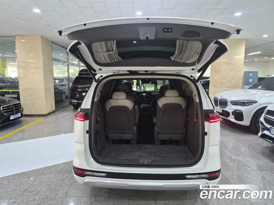 Kia Carnival — фото 4