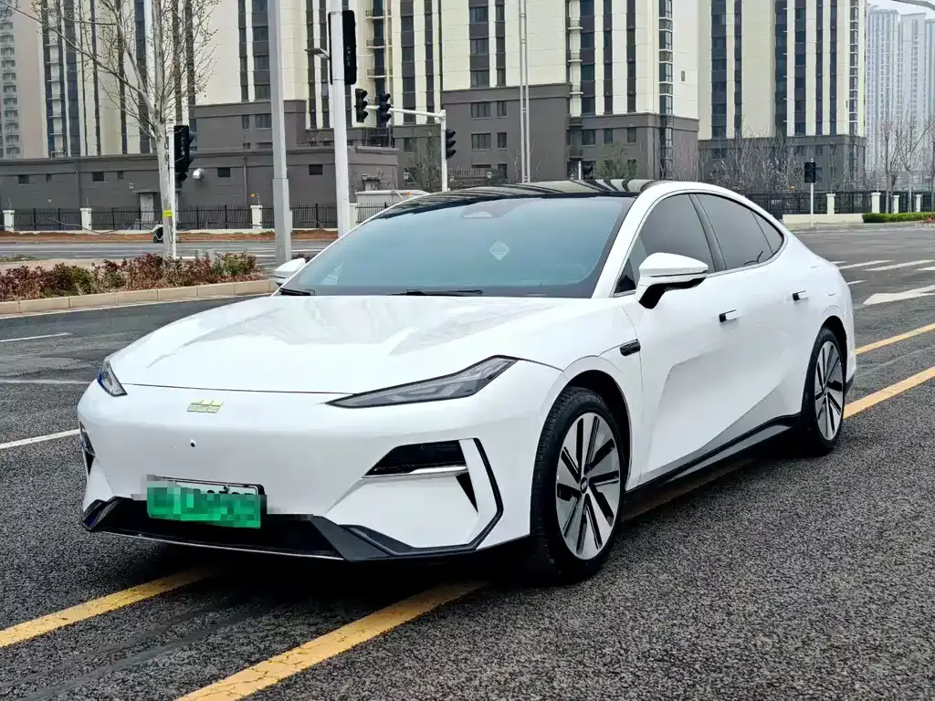 Geely Galaxy E8 — фото 1