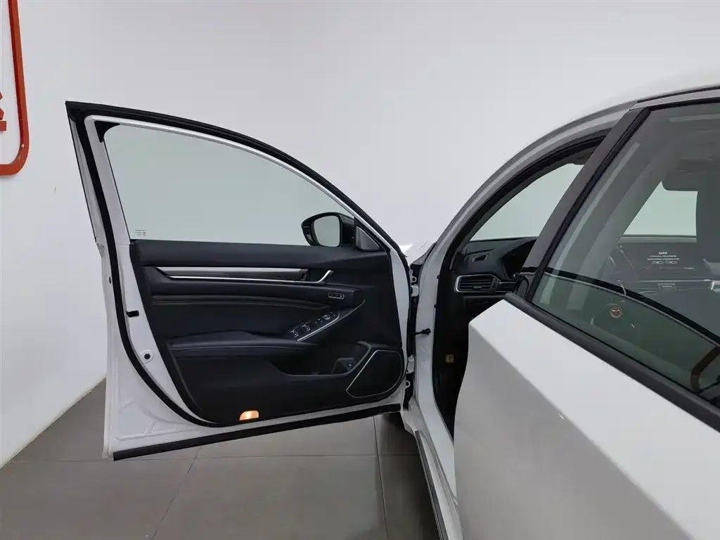 Honda Accord — фото 6