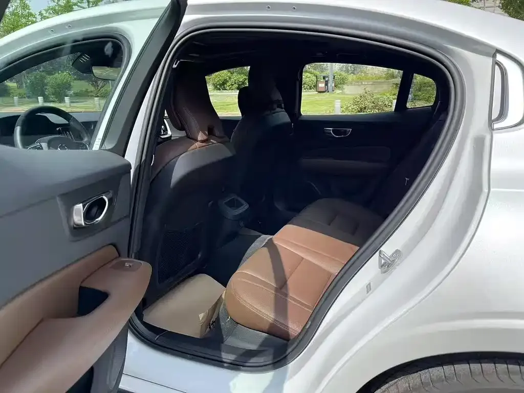 Volvo S60 2025 из CN, фото 7