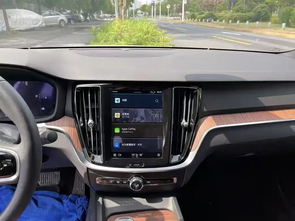 Volvo S60 2025 из CN, фото 3