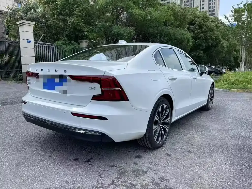 Volvo S60 2025 из CN, фото 6