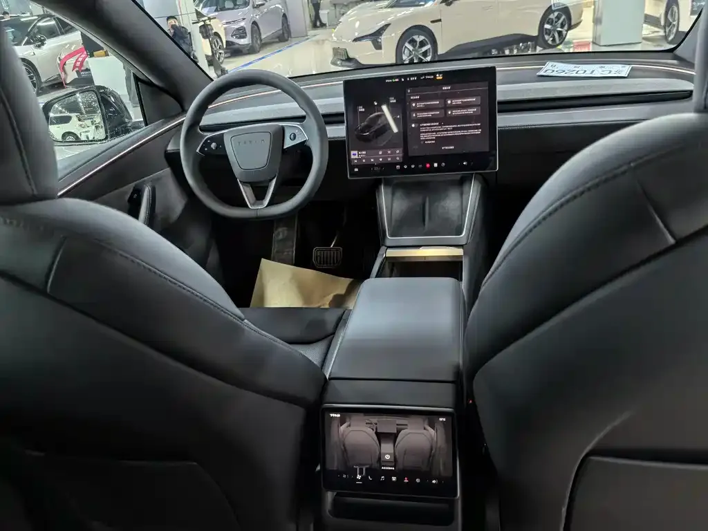 Tesla Model Y — фото 5