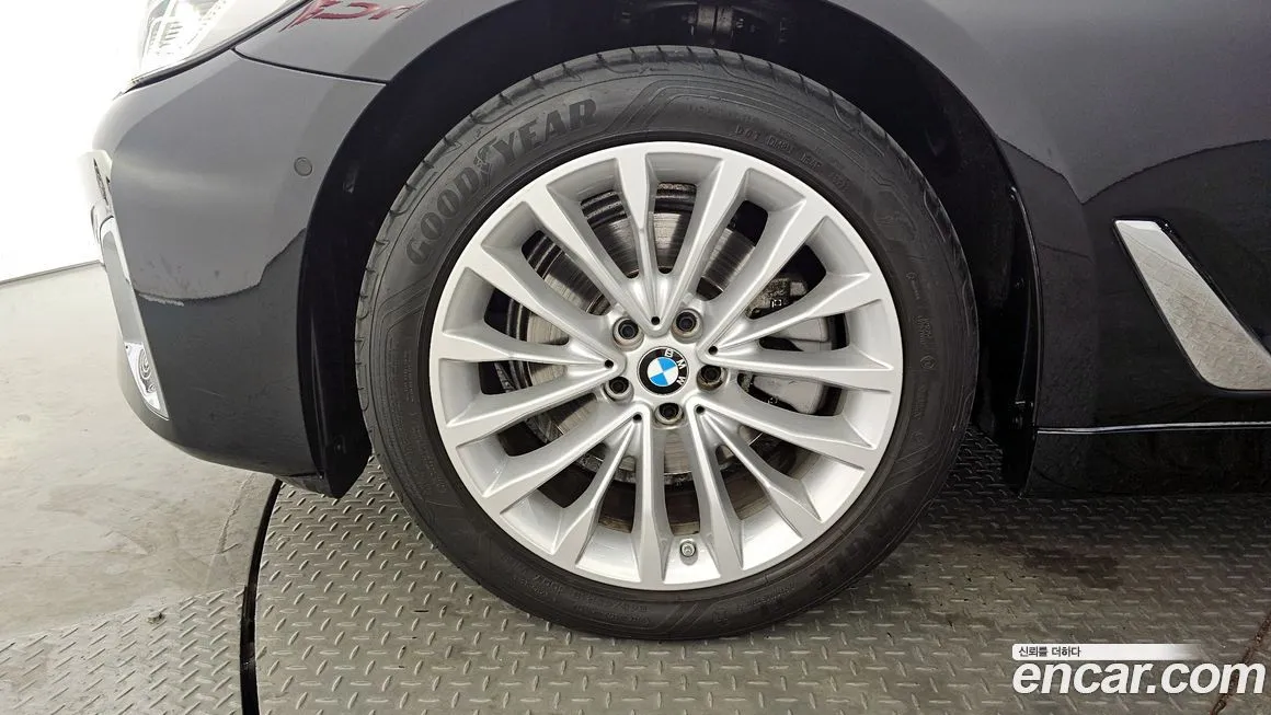 BMW 5-Series 2023 из KR, фото 9