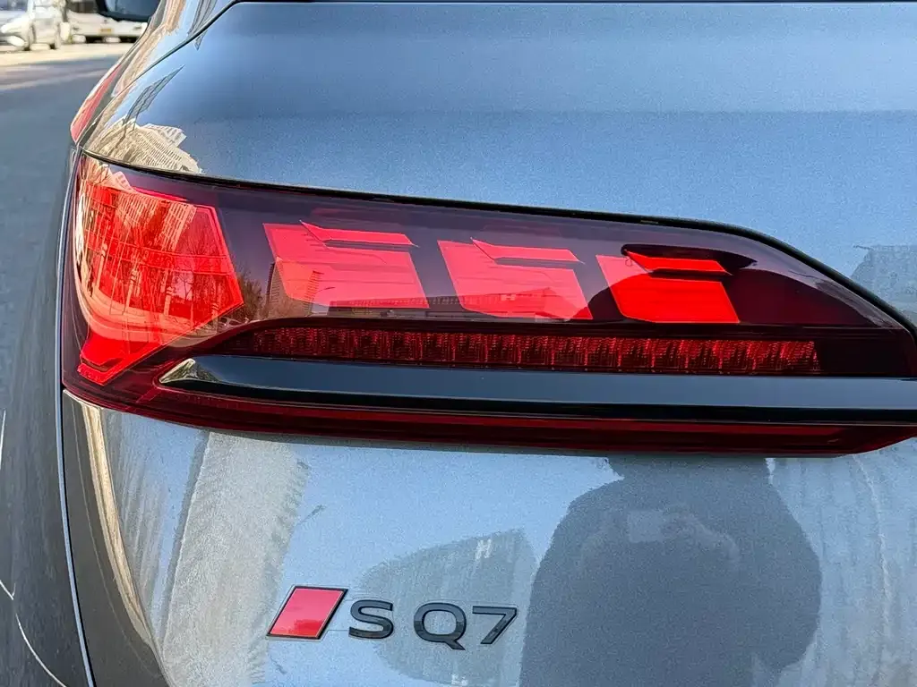 Audi SQ7 — фото 2