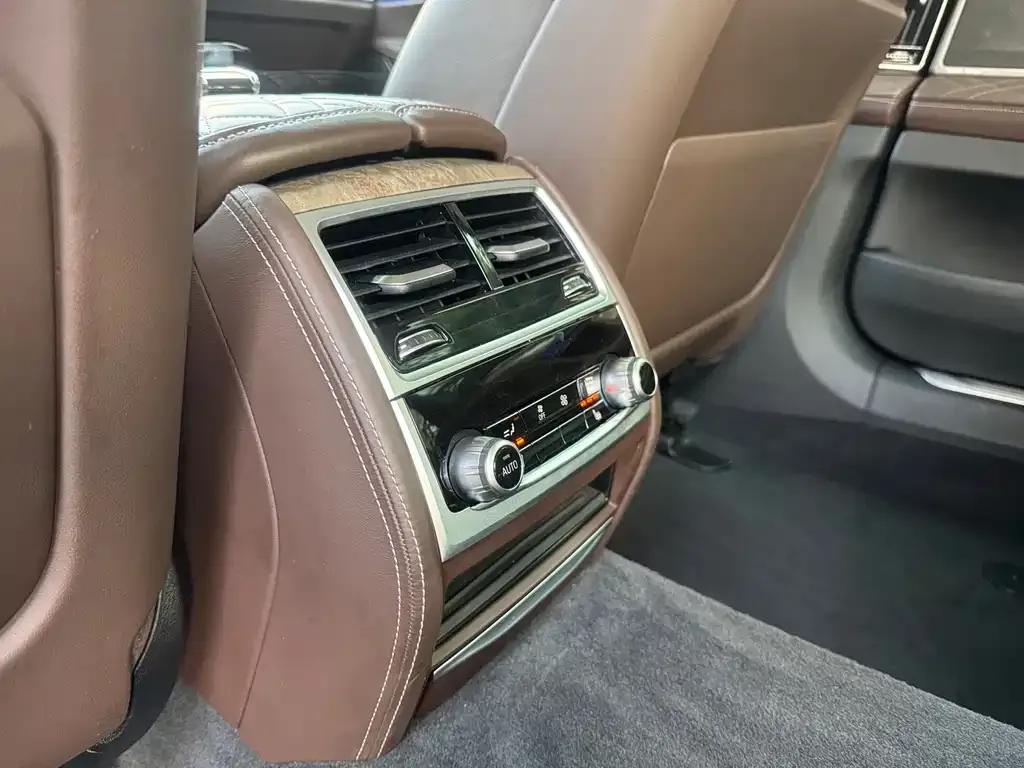 BMW 7 Series 2021 из CN, фото 4
