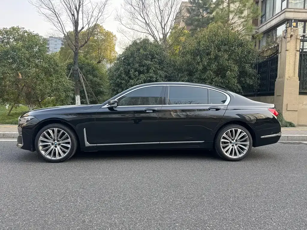 BMW 7 Series 2021 из CN, фото 7
