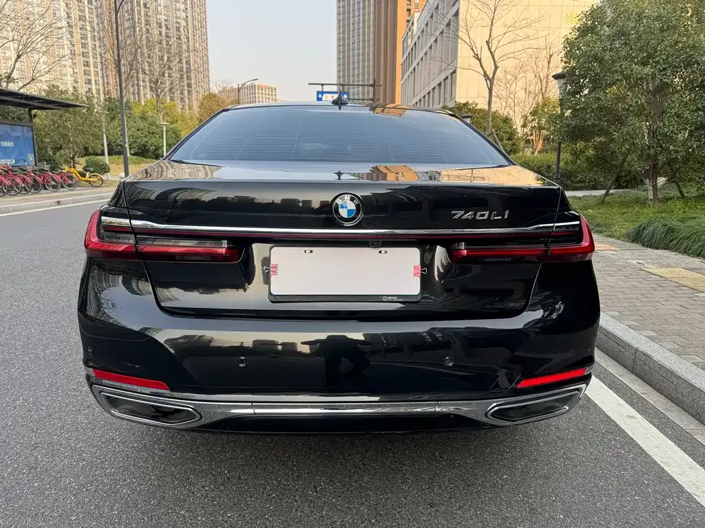 BMW 7 Series 2021 из CN, фото 9