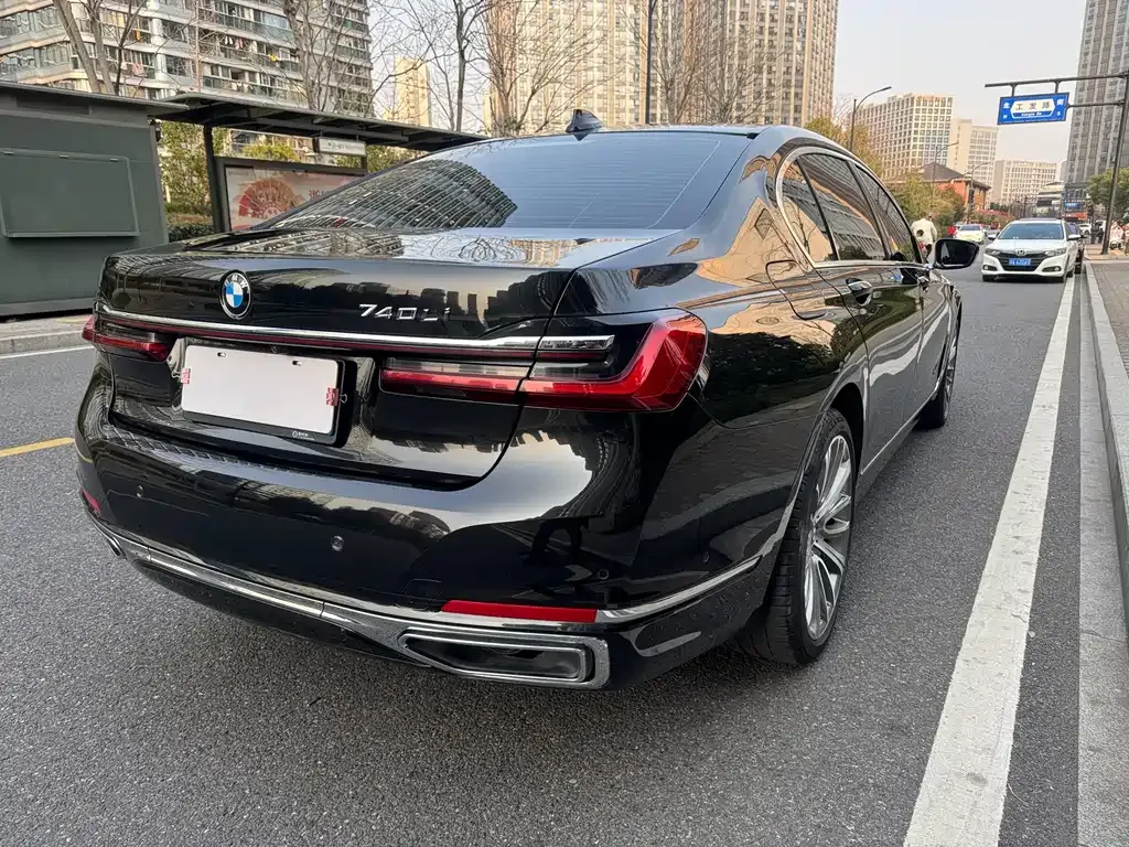 BMW 7 Series 2021 из CN, фото 8