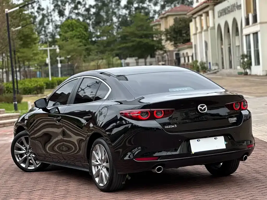 Mazda 3 Axela — фото 9