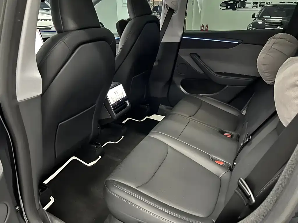 Tesla Model Y 2025 из CN, фото 7