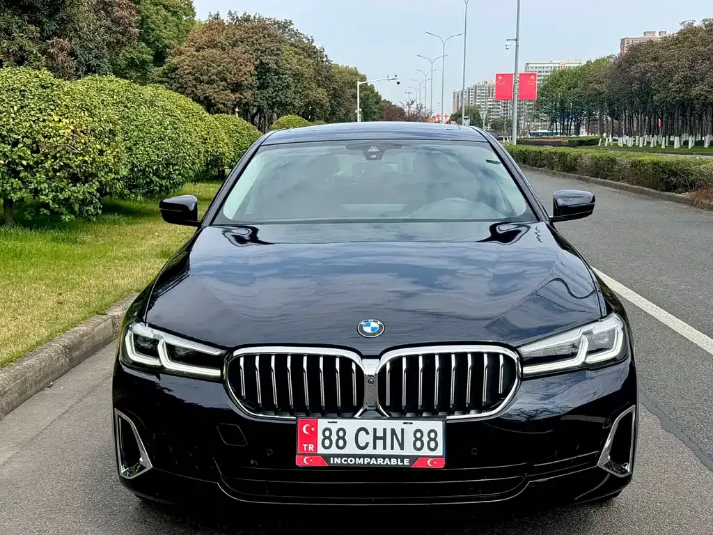 BMW 5 Series — фото 10