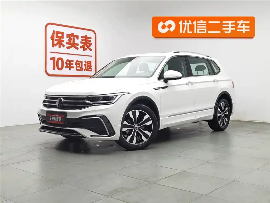 Volkswagen Tiguan L — фото 1
