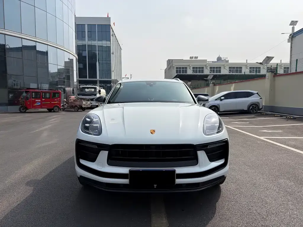 Porsche Macan — фото 1
