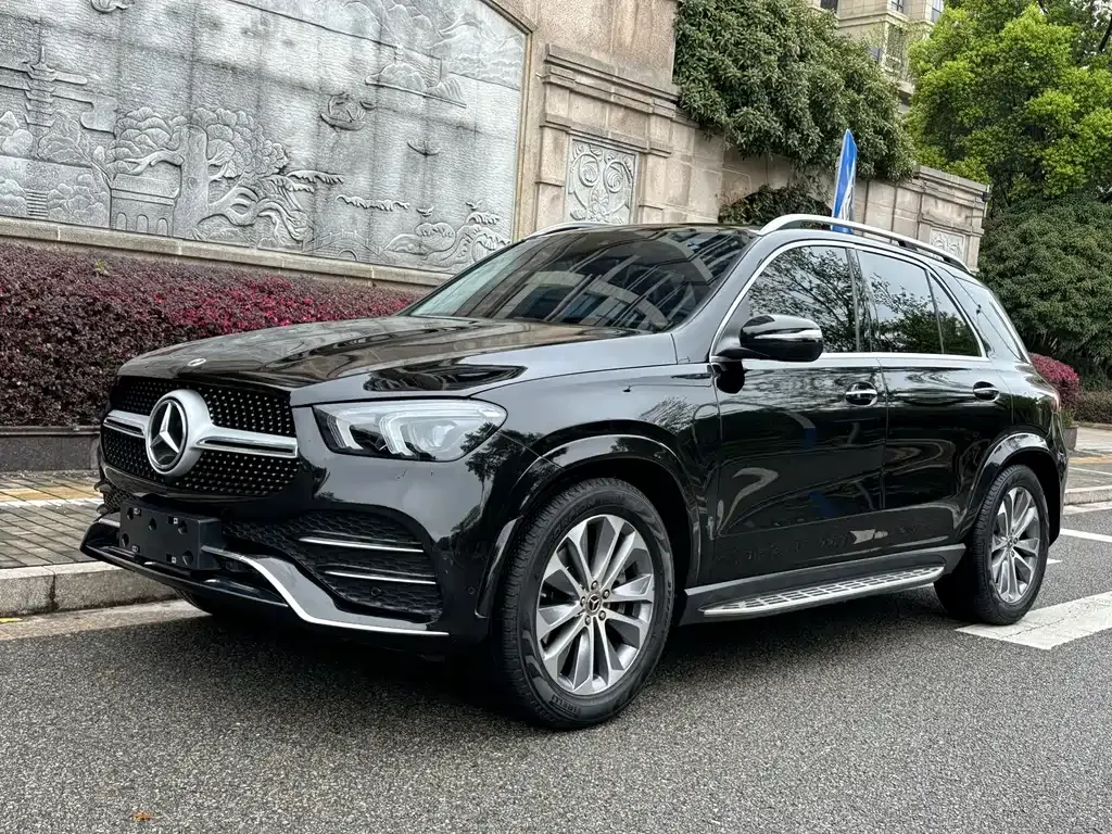 Mercedes-Benz GLE — фото 1