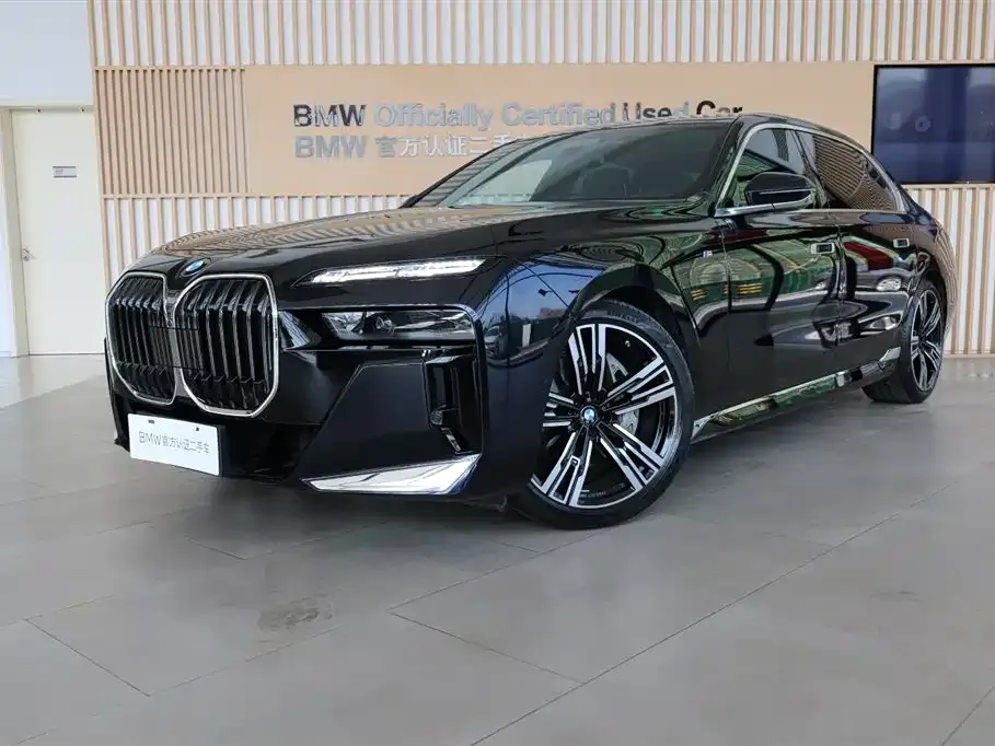 BMW 7 Series — фото 1