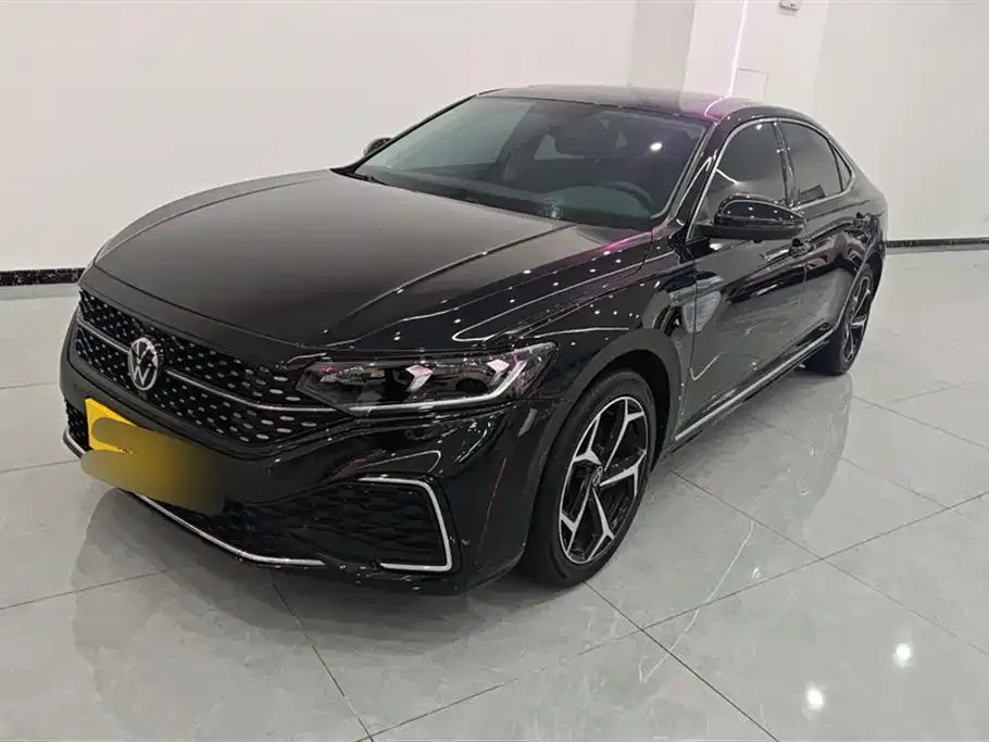 Volkswagen Passat 2023 из CN, фото 1