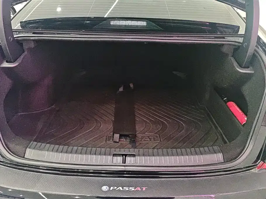 Volkswagen Passat 2023 из CN, фото 8