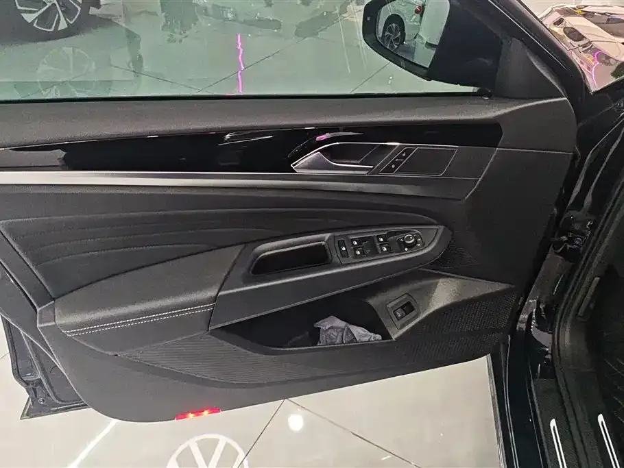 Volkswagen Passat 2023 из CN, фото 4