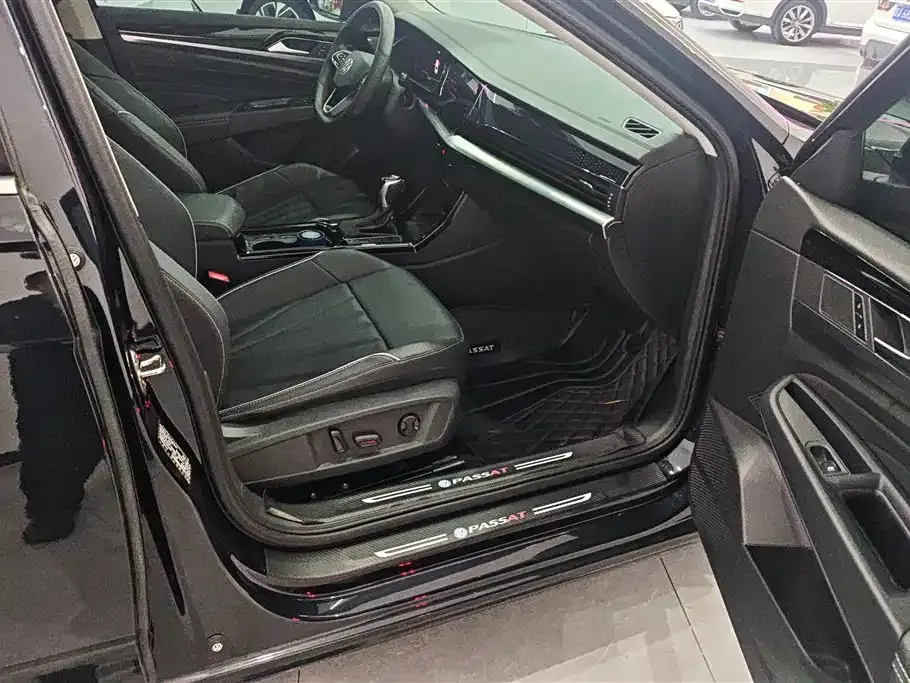 Volkswagen Passat 2023 из CN, фото 6