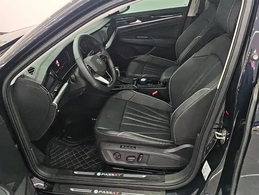 Volkswagen Passat 2023 из CN, фото 10