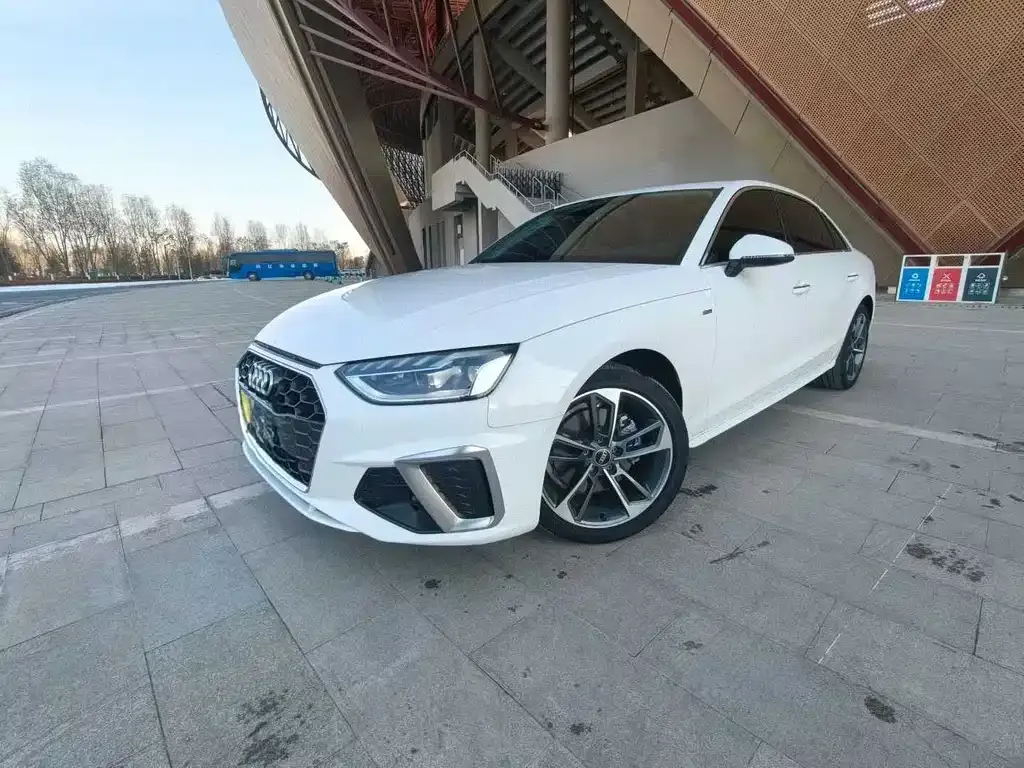 Audi A4L 2023 из CN, фото 1