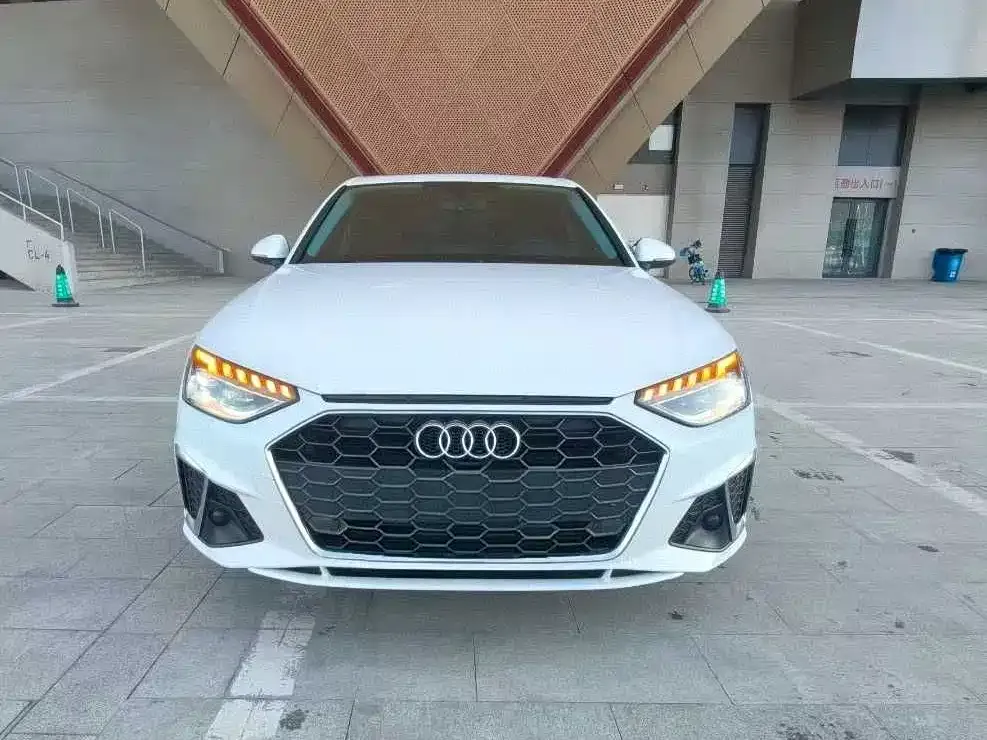 Audi A4L 2023 из CN, фото 7