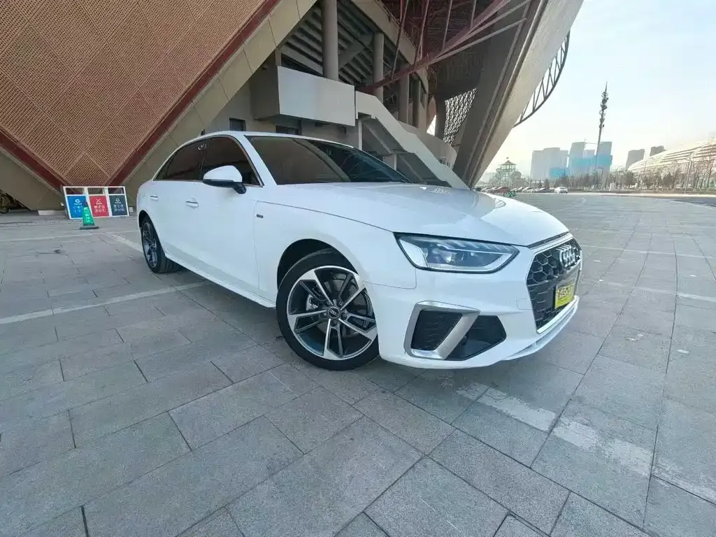 Audi A4L 2023 из CN, фото 4