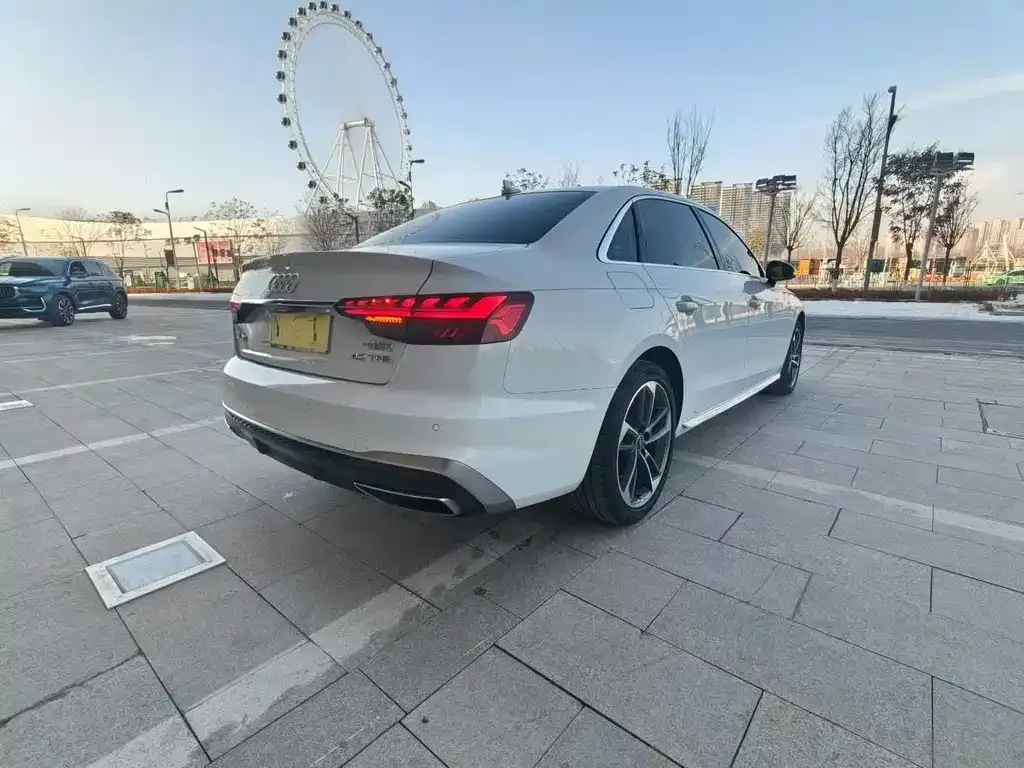 Audi A4L 2023 из CN, фото 3
