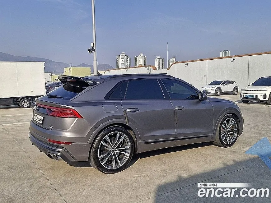 Audi SQ8 2021 из KR, фото 7