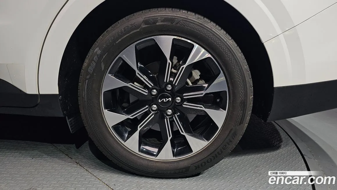 Kia Carnival — фото 10