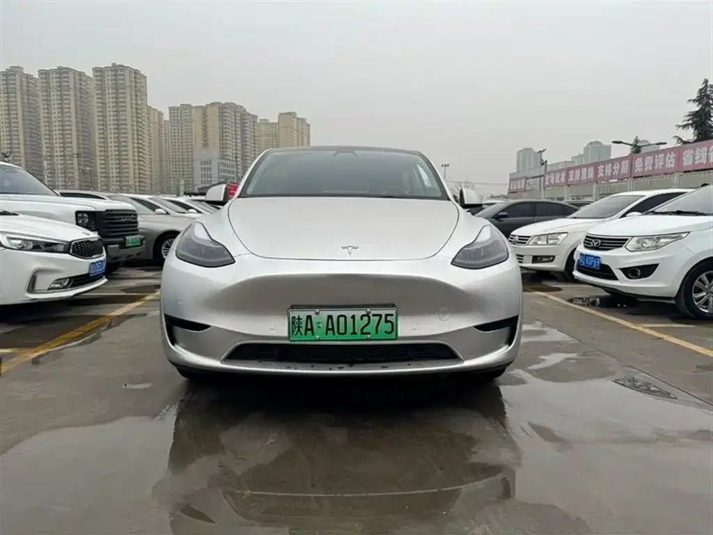 Tesla Model Y — фото 6