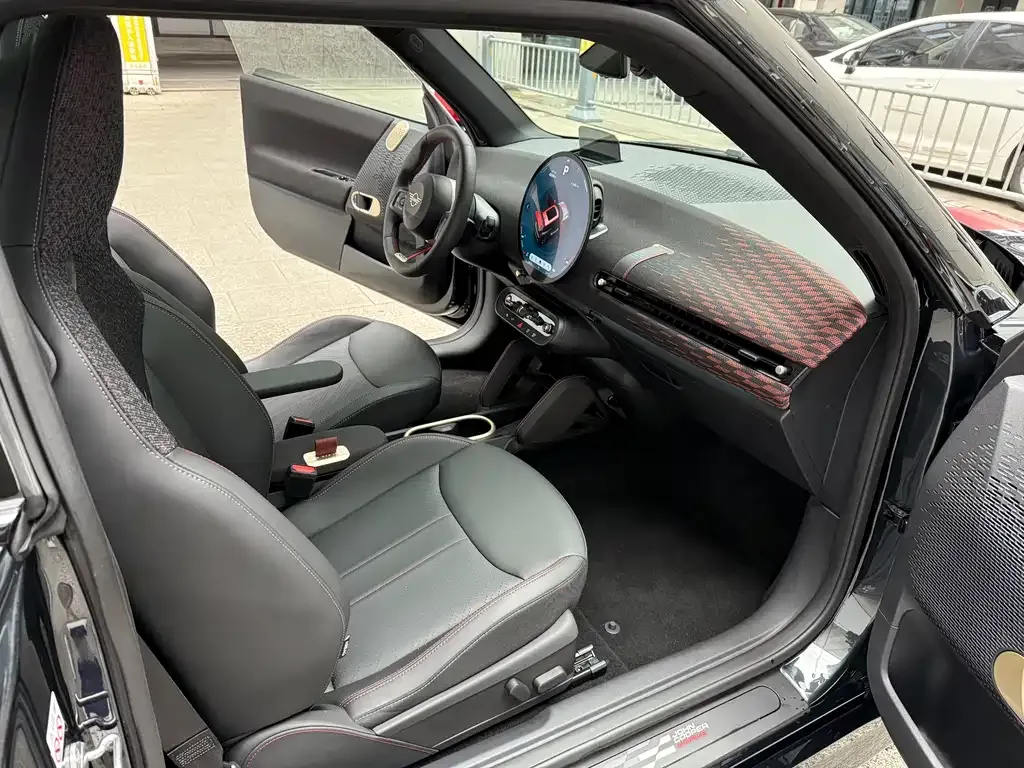 MINI JCW Electric 2025 из CN, фото 8