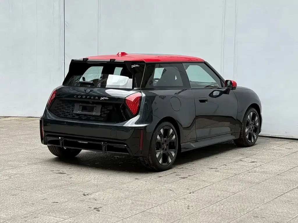 MINI JCW Electric 2025 из CN, фото 2
