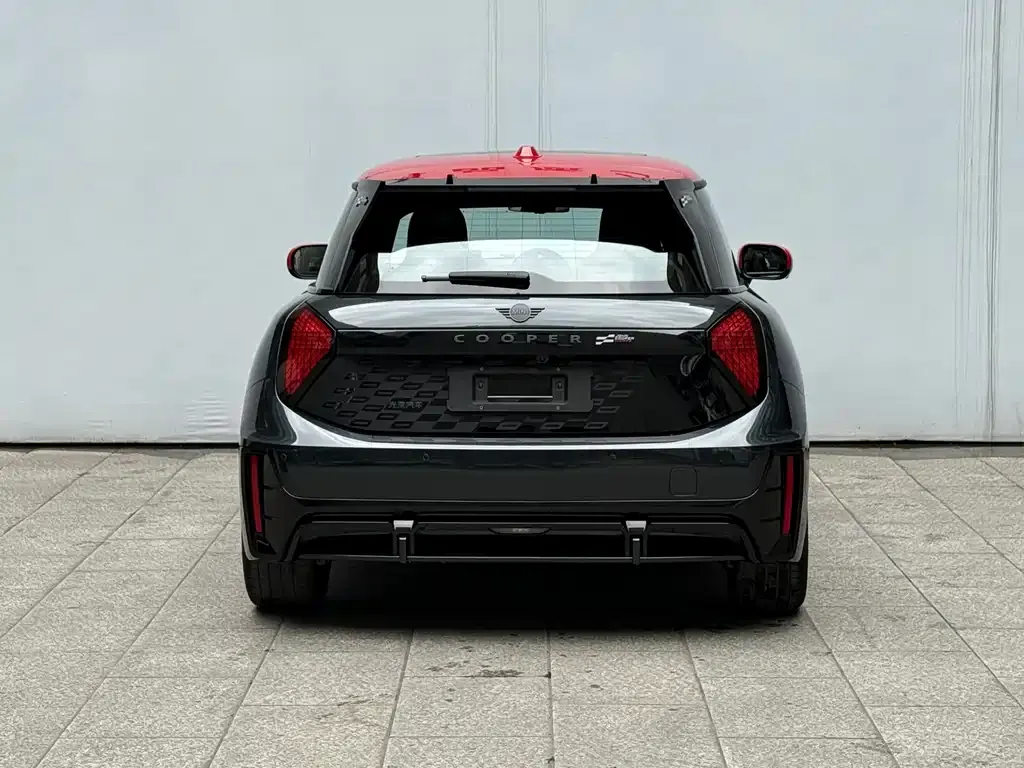 MINI JCW Electric 2025 из CN, фото 9