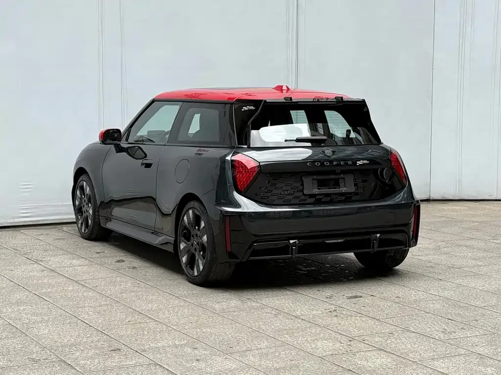 MINI JCW Electric 2025 из CN, фото 5