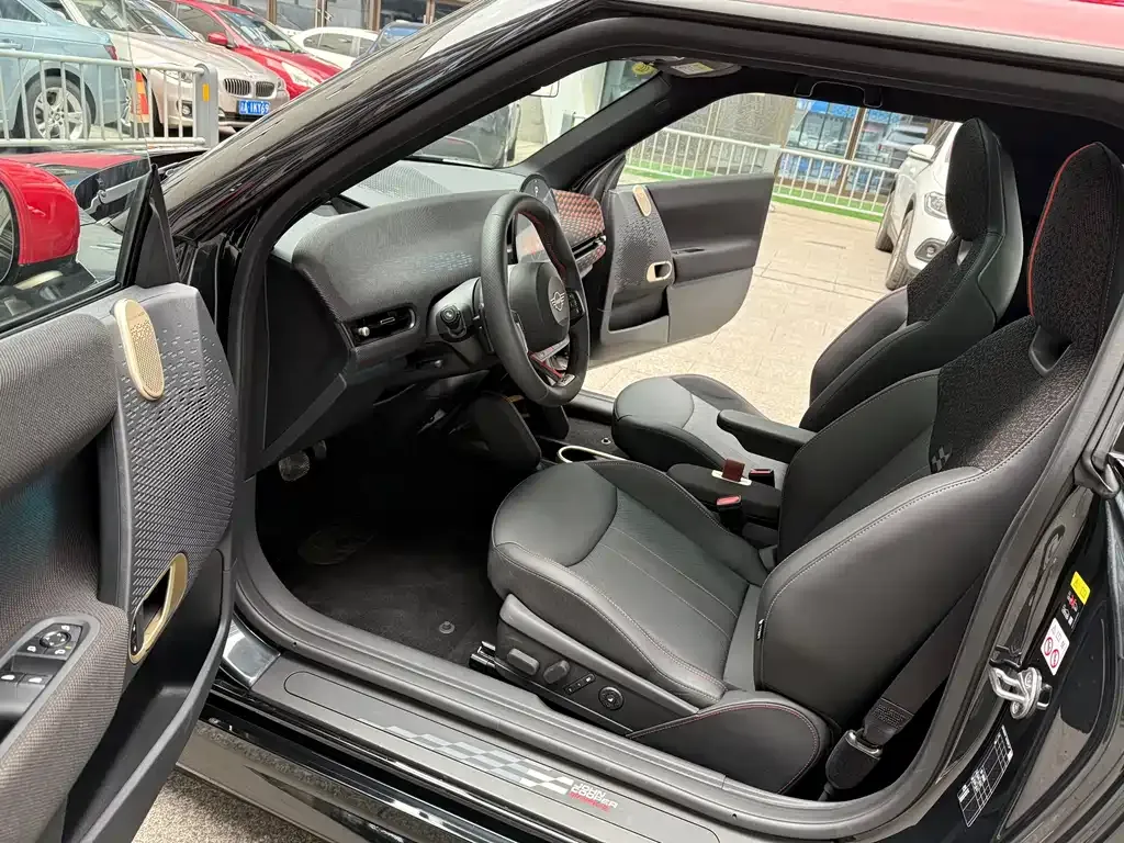 MINI JCW Electric 2025 из CN, фото 10