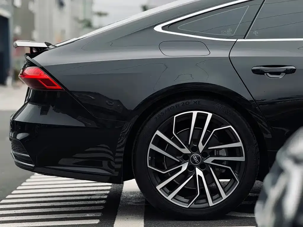 Audi A7 — фото 9