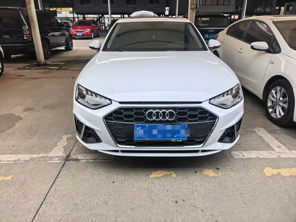 Audi A4L 2022 из CN, фото 10