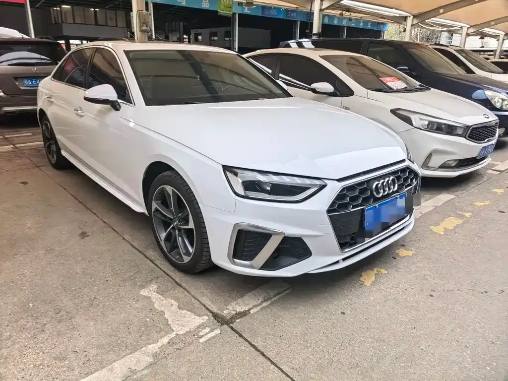 Audi A4L 2022 из CN, фото 5