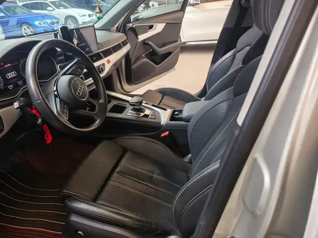 Audi A4L 2022 из CN, фото 9