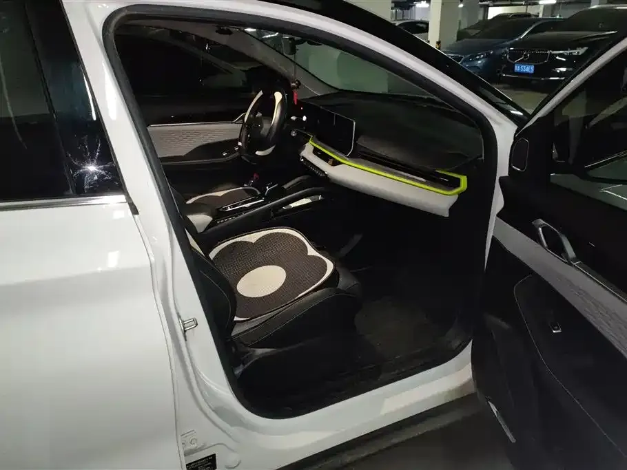 Geely Binyue 2023 из CN, фото 9