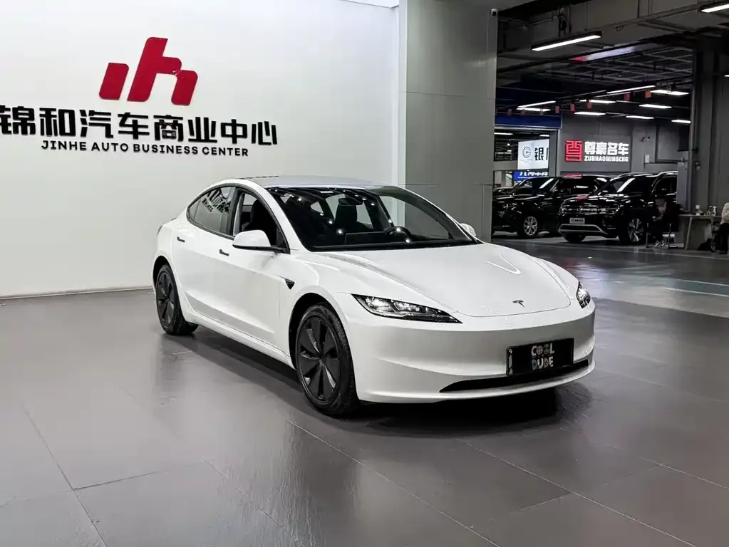 Tesla Model 3 — фото 7